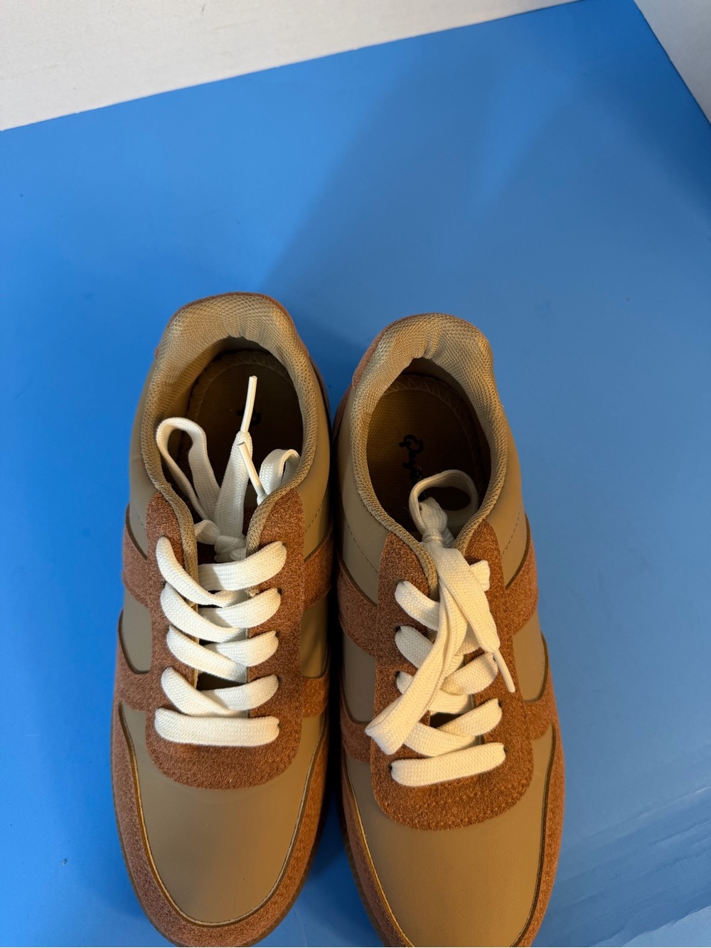 Casual Brown Sneakers with White Laces - Picture 8 of 9